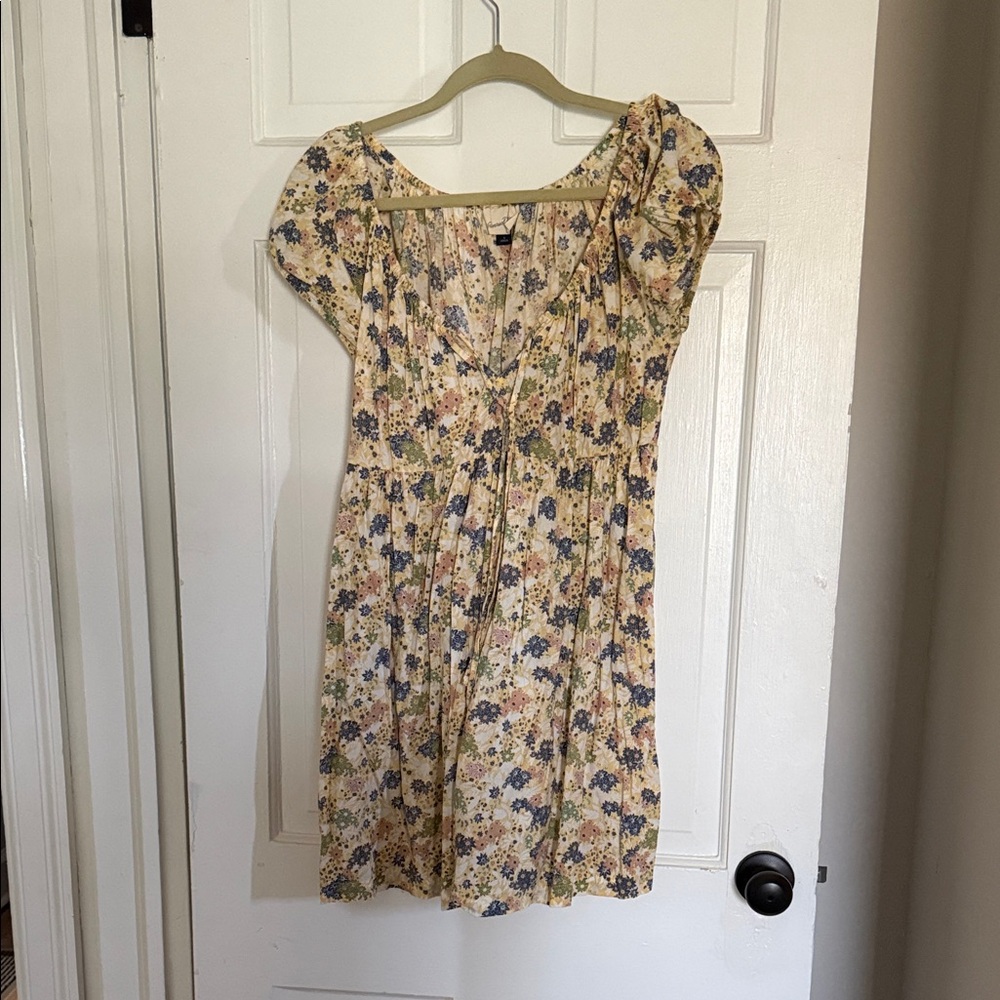 Universal Thread Cream Floral Asymmetrical Puff-Sleeve Dress